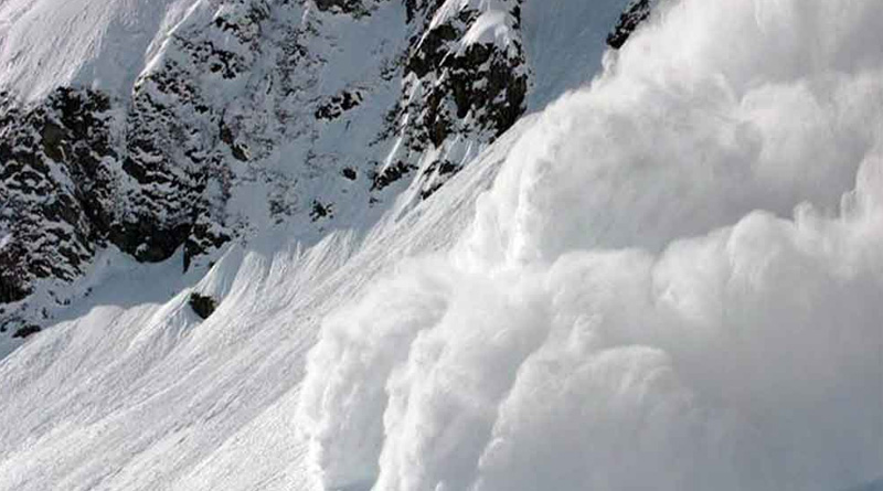 Two foreign national died in Kashmir Avalanche, many feared trapped | Sangbad Pratidin