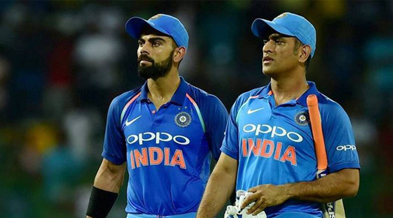 ‘এত খারাপ খেলছো কেন?’ বিমানে ধোনির ভক্তের প্রশ্নে রেগে গিয়েছিলেন কোহলি, তারপর…