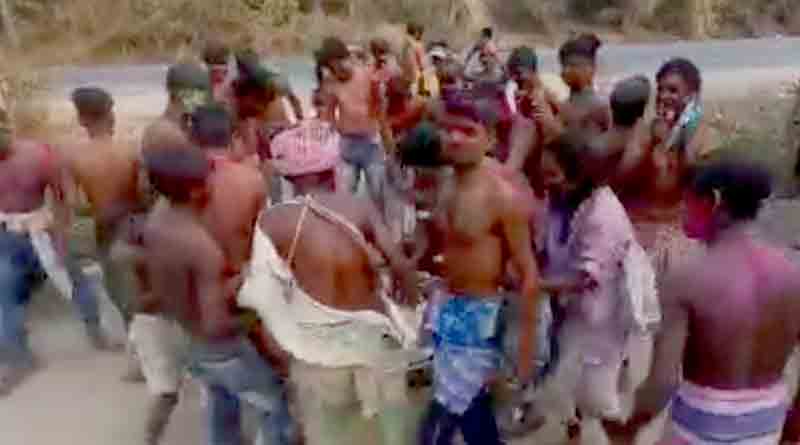 Birbhum village celebrates holi with fake dead body as per 500 year old ritual | Sangbad Pratidin