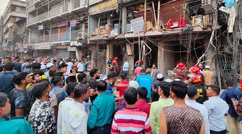 Over 100 injured, 8 dead as explosion rocks Old Dhaka building। Sangbad Pratidin
