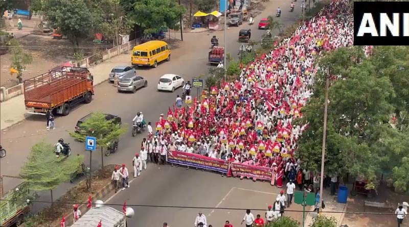 Maharashtra farmers march towards Mumbai with a list of demands | Sangbad Pratidin