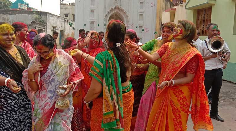 People of Asansol's Kulti celebrates Pancham Dol | Sangbad Pratidin