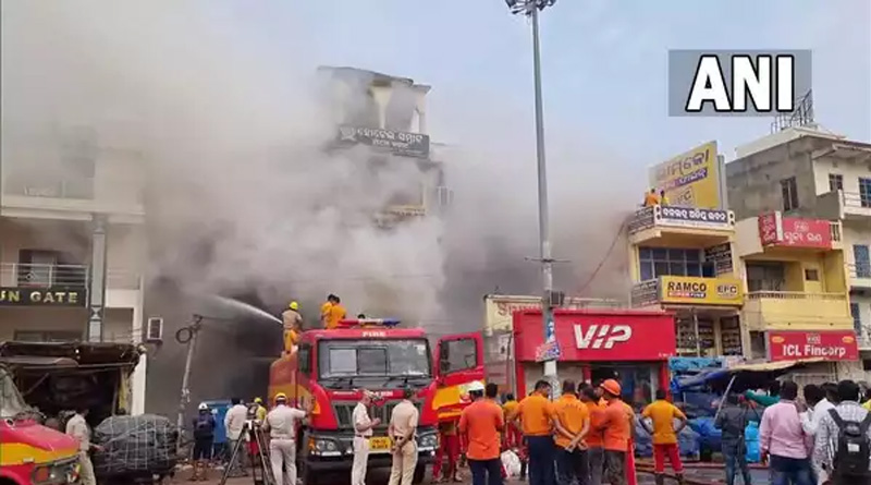 3 injured in major fire at a Puri shopping complex | Sangbad Pratidin
