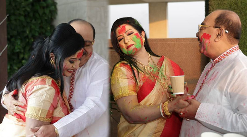 Sovon Chatterjee and Baishakhi Banerjee celebrating Holi at home | Sangbad Pratidin