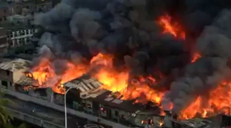 Massive fire breaks out in Banganazar, Dhaka's biggest garment market, 5000 stalls burnt