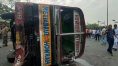 Bus accident in at Mayo Road in Kolkata, many injured | Sangbad Pratidin
