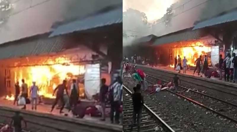 Massive fire breaks out at santoshpur station | Sangbad Pratidin