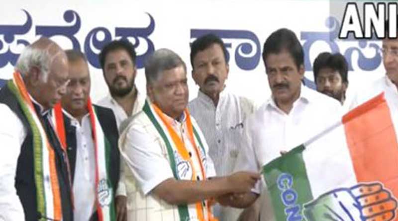 Former Karnataka CM Jagadish Shettar joins Congress after leaving BJP ahead of Assembly Election | Sangbad Pratidin