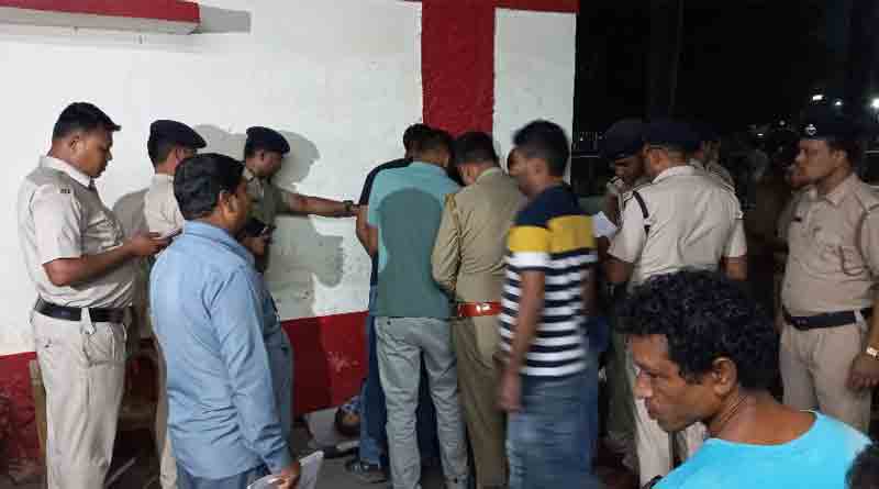 স্কুলের মধ্যেই ছাত্রীদের গোপনাঙ্গে হাত শিক্ষকের! বিক্ষোভে উত্তাল রাজগঞ্জ