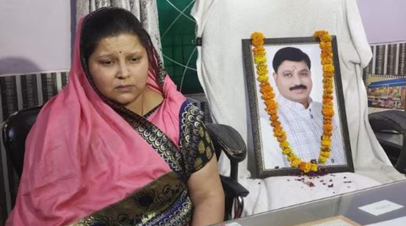 ‘আমার সন্তানরা স্কুলে যায় কিনা, কে খবর রাখে’, বিলাপ নিহত উমেশ পালের স্ত্রী’র