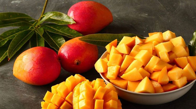 Pune trader offers Alphanso mangoes on EMI | Sangbad Pratidin