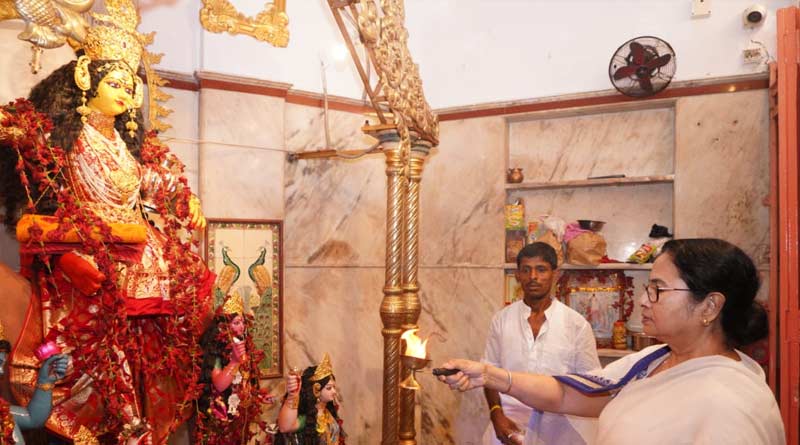 CM Mamata Banerjee offers prayers at Bhawanipore shitala mandir | Sangbad Pratidin