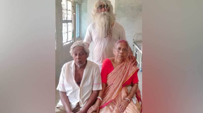 Old millionaire couple in Ghatal now residing at old age home without wealth | Sangbad Pratidin