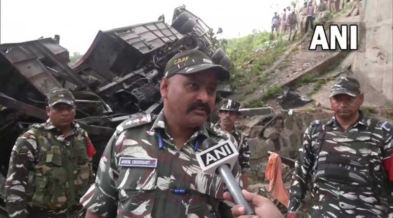 10 people dead in Kashmir as bus falls in gorge | Sangbad Pratidin