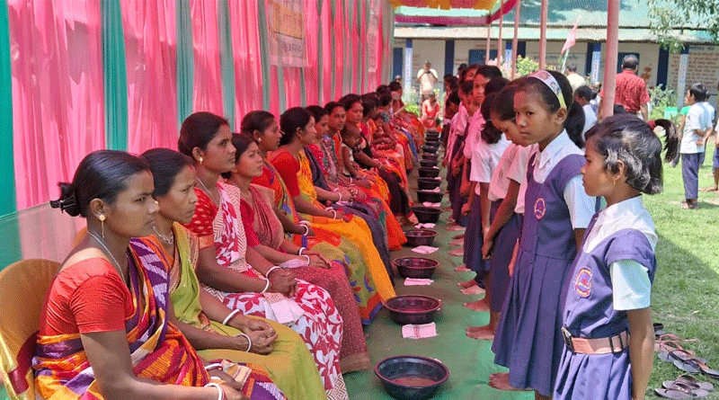 A school of Jalpaiguri celebates mothers day in a diffrent way | Sangbad Pratidin