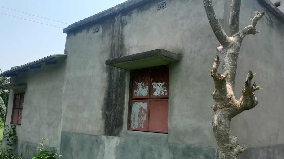 নিয়ম ভেঙে আবাস যোজনায় পাওয়া ঘর বিক্রি! বিপাকে মেমারির বাসিন্দা