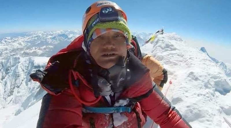 Mountaineer Piyali Basak successfully scaling Mt.Makalu । Sangbad Pratidin