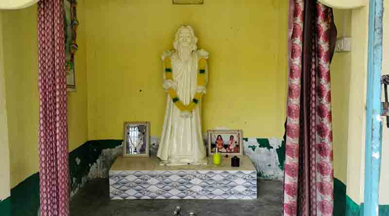 Temple of Rabindranath Tagore at Siliguri gets worship everyday | Sangbad Pratidin