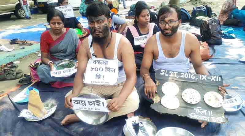 Protest of SLST aspirants crossed 800 days, writes letter with their blood | Sangbad Pratidin