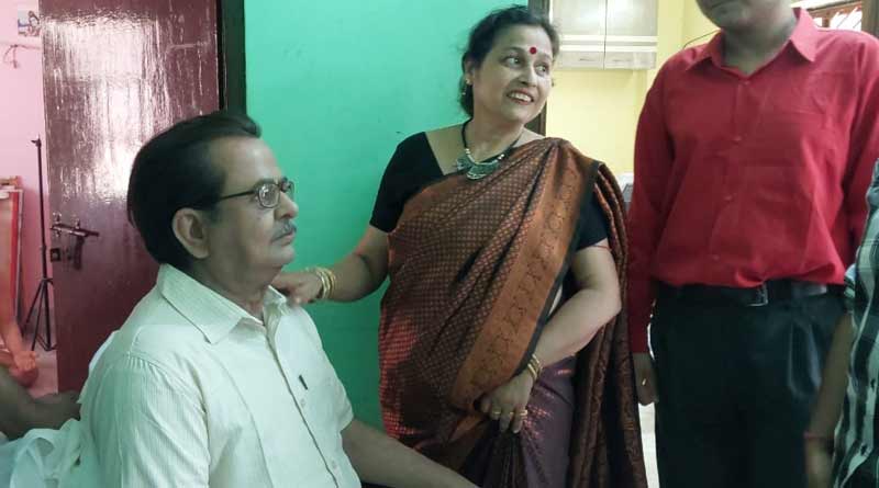 ‘যেতে নাহি দিব…’, প্রয়াত স্বামীর সিলিকনের মূর্তি তৈরি করালেন স্ত্রী ও সন্তানেরা