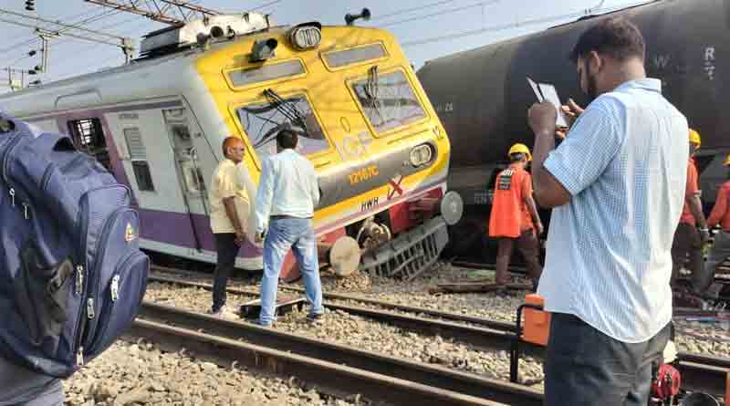 Local train derailed near Shaktigarh, services affected | Sangbad Pratidin