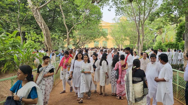 Vishva Bharati University celebrates Rabindra Jayanti without much grandeur, ex students are dissatisfied | Sangbad Pratidin