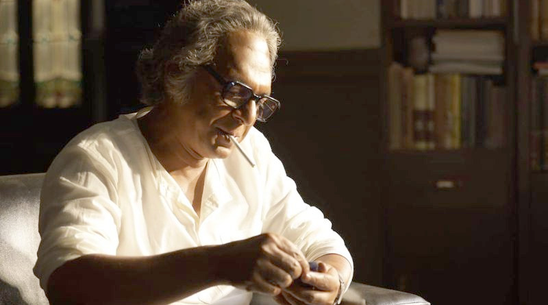Chanchal Chowdhury's new look as Mrinal Sen from Srijit Mukherji helmed Padatik | Sangbad Pratidin