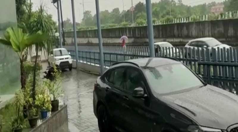 গাড়ির শোরুমের লকার ভেঙে ২৪ লক্ষ টাকা চুরি! ব্যাপক চাঞ্চল্য শিলিগুড়িতে
