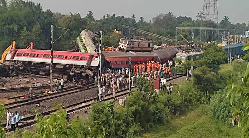 Coromandel Express Accident: Passenger of Coromandel Express shares personal experience of train accident । Sangbad Pratidin