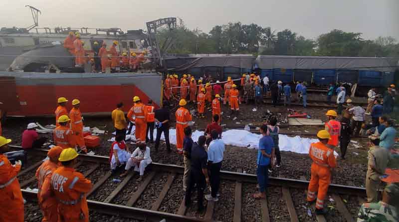 Coromandel Express Accident: people borrowing loan to bring back dead bodies | Sangbad Pratidin