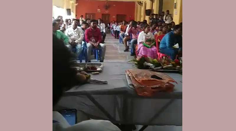 চাকরি, ভাতা-সহ একাধিক দাবি, জেলাশাসকের দপ্তরে অনশনের সিদ্ধান্ত ডোম সমাজ বিকাশ পরিষদের