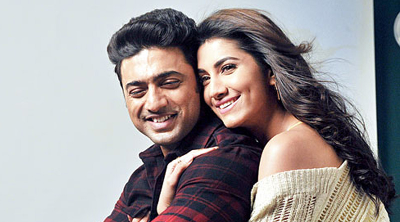 অন্তঃসত্ত্বা ‘সত্যবতী’ রুক্মিণী মৈত্র! ছবি প্রকাশ্যে আনলেন ‘ব্যোমকেশ’ দেব