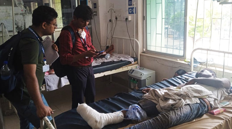 Bengali doctor busy curing Coromandel Express victims ahead of wedding | Sangbad Pratidin