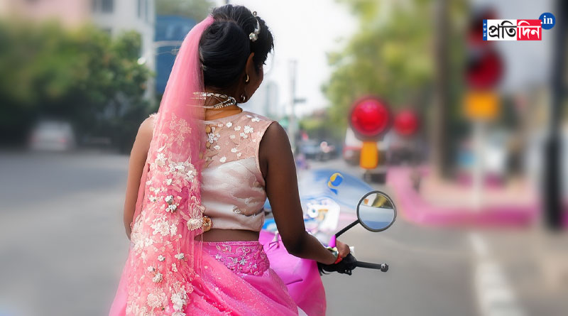 Viral Bride Riding Scooter Without Helmet, Delhi police fines