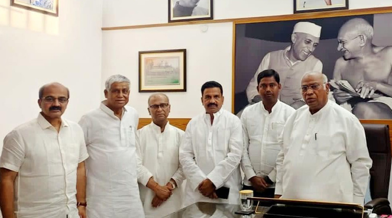 WB Congress leaders meet Mallikarjun Kharge in Delhi | Sangbad Pratidin