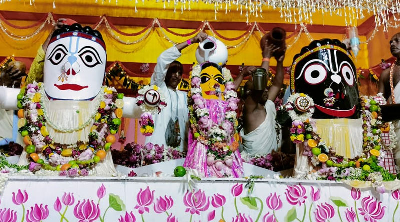 Devotees gathered in huge number at Snana Yatra at Mahesh and Mayapur | Sangbad Pratidin