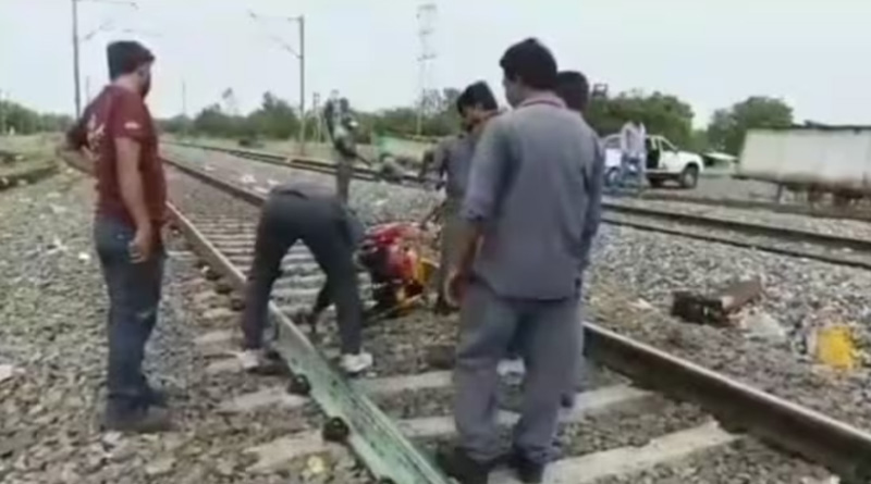লাইনে ফাটল, স্থানীয়দের তৎপরতায় দুর্ঘটনার কবল থেকে বাঁচল সংঘমিত্রা এক্সপ্রেস
