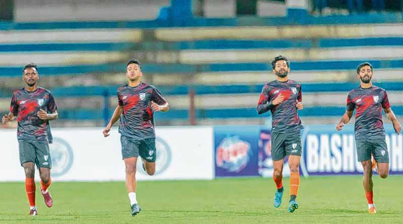 ফোনে কথা বলা নিষিদ্ধ স্টিমাচের ড্রেসিংরুমে