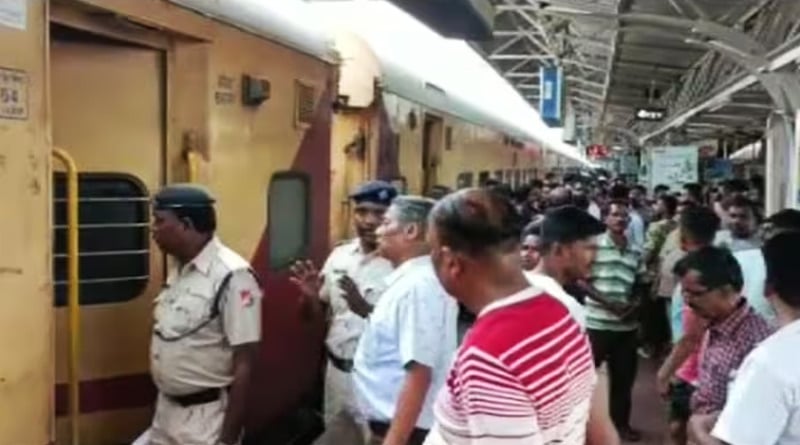 Smoke from AC coach on Secunderabad-Agartala Express halts train in Odisha | Sangbad Pratidin