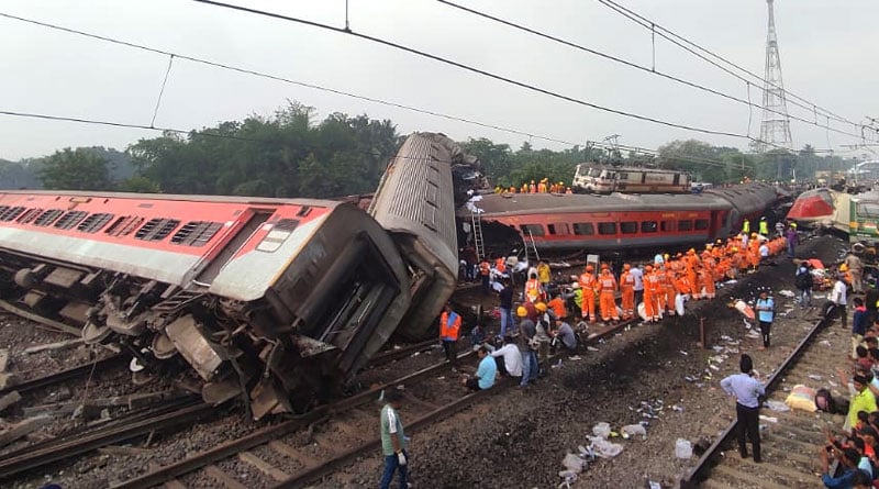 Coromandel Express Accident: people borrowing loan to bring back bodies | Sangbad Pratidin