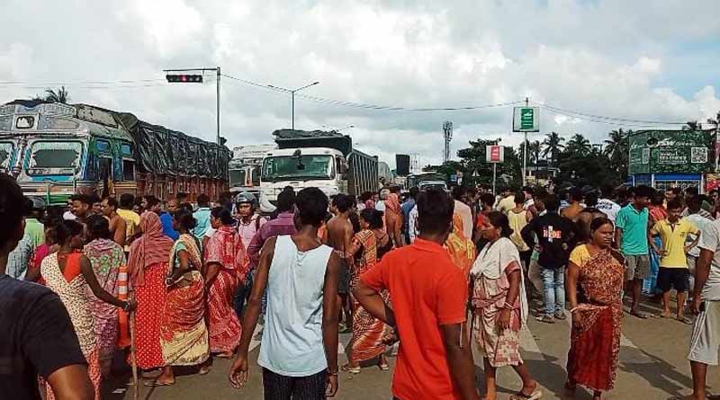 অবরোধ-পালটা লাঠিচার্জ, দুর্ঘটনায় প্রৌঢ়ের মৃত্যু ঘিরে আমতায় পুলিশ ও জনতা খণ্ডযুদ্ধ
