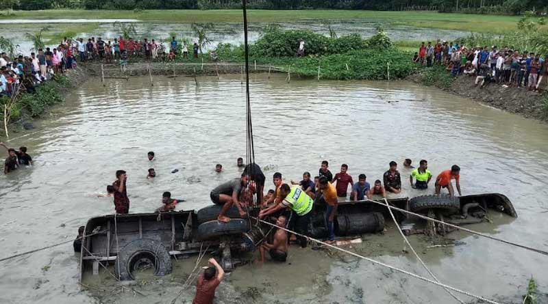 Bus driver used mobile phone when he lost control on steering and the accident occured in Bangladesh | Sangbad Pratidin