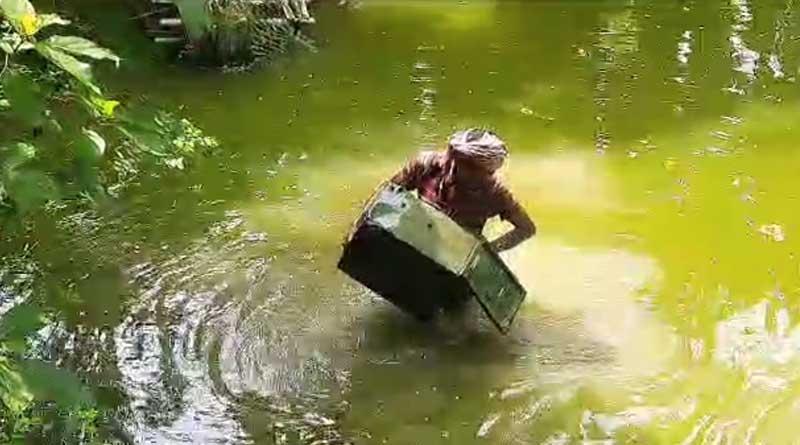Two Ballot boxes recovered from local pond at Nakashipara, Nadia raises new controversy | Sangbad Pratidin