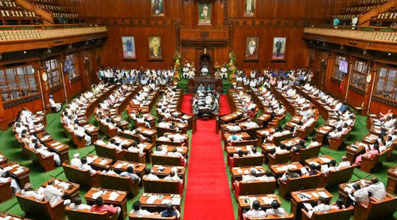 Now 10 BJP MLA's suspended for throwing paper at Deputy Speaker in Karnataka Assembly | Sangbad Pratidin