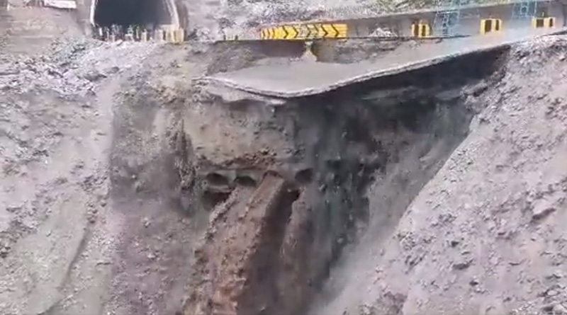 Huge Landslide in Jammu-Srinagar Highway Amid Heavy Rain | Sangbad Pratidin