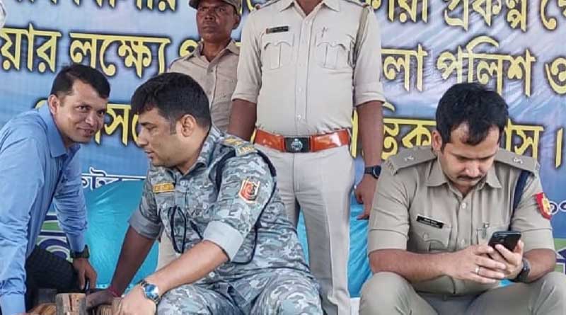 Purulia district police continues development work at Ayodhyay Hill in presence of Ex Maoist leader | Sangbad Pratidin