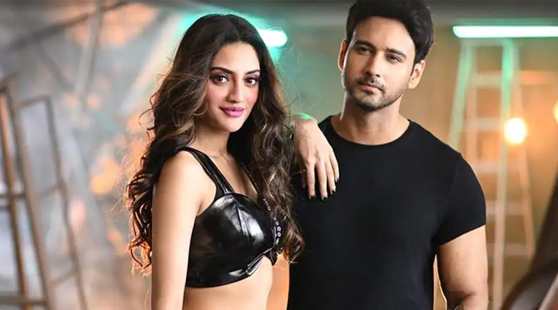 কলকাতার রাস্তায় ‘মেন্টাল’ নুসরত-যশ, ভিডিও শেয়ার হতেই হইচই টলিউডে