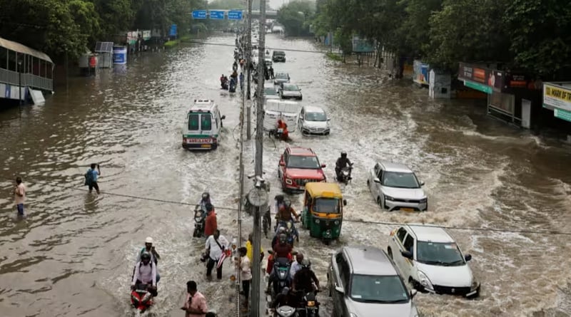 Delhi Flood: Indian Army, NDRF joins rescue operation in flooded Delhi | Sangbad Pratidin