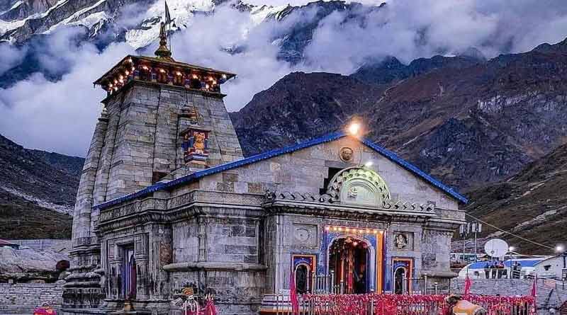 After YouTuber Proposed To Her Partner, Use Of Mobile Phones Banned In Kedarnath Temple | Sangbad Pratidin