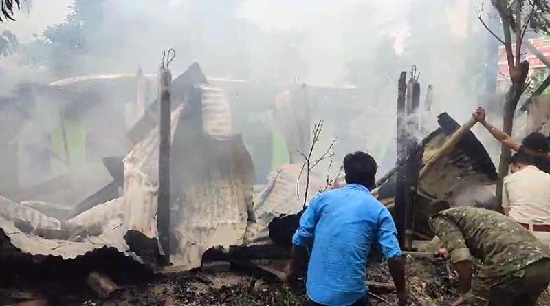 বিদায়ী প্রধানকে অস্ত্রের কোপ, পালটা অভিযুক্তের বাড়ি ভাঙচুর-আগুন, বাসন্তীতে ধুন্ধুমার